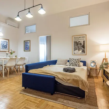 Magnificent 3br With Balcony By Dohany Synalogue