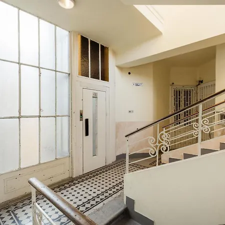 Magnificent 3br With Balcony By Dohany Synalogue