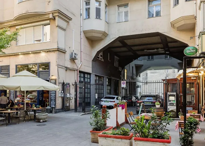 Magnificent 3br With Balcony By Dohany Synalogue