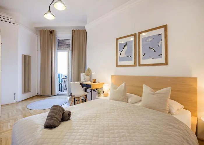 Appartement Magnificent 3br With Balcony By Dohany Synalogue Budapest