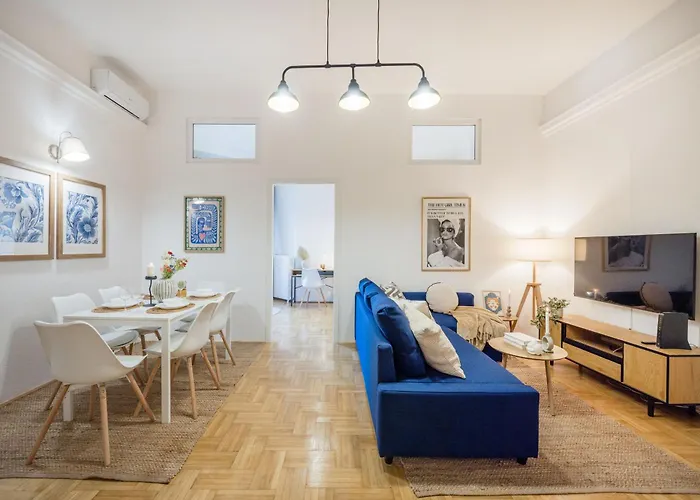 Magnificent 3br With Balcony By Dohany Synalogue Appartement