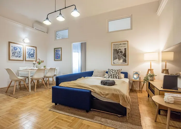 Magnificent 3br With Balcony By Dohany Synalogue