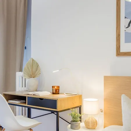 Magnificent 3br With Balcony By Dohany Synalogue *